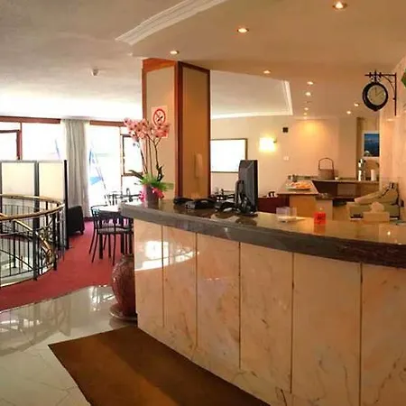 Hotel La Ronda *